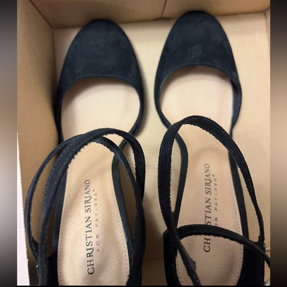 Chic Black Closed Toe Heels With Ankle Strap